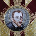 Portrait de Saint Régis brodé sur la chasuble