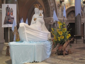 DANS LA BASILIQUE