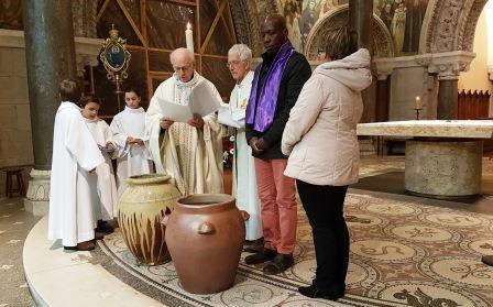 BAPTÊME AU COURS DE LA VIGILE PASCALE